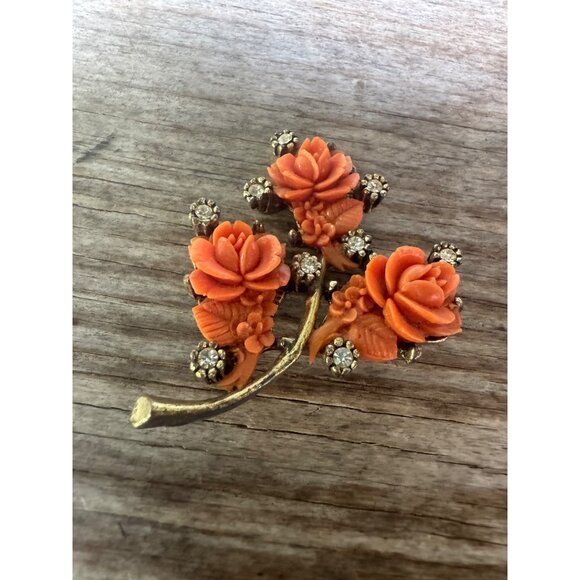 Vintage Faux Floral Coral Rose Brooch With Rhinestones Gold-Tone Metal Retro Sty - Picture 2 of 7